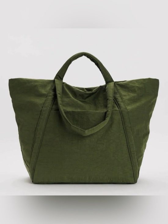 BAGGU Handbags - NWOT Baggu Travel Cloud Bag - Bay Laurel